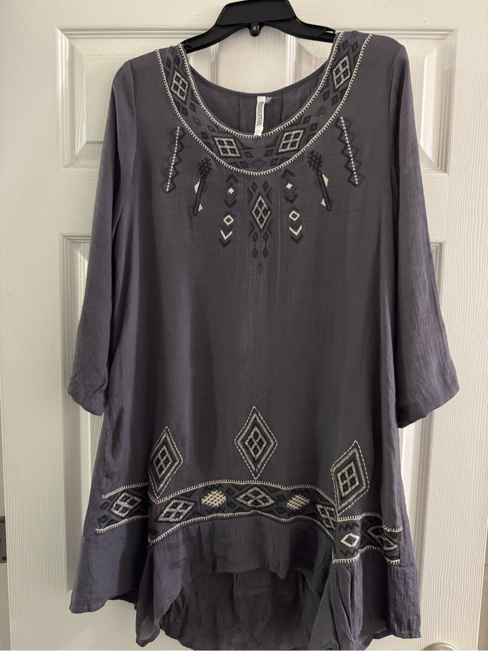 Monoreno Embroidered Tunic Dress- Gray